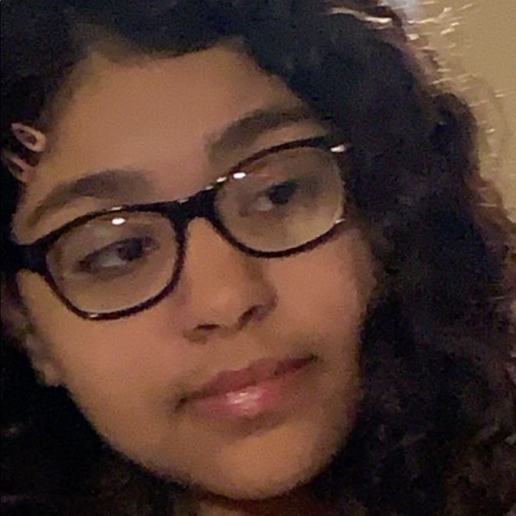 Meet your Posher, Ette - Picture 2 of 3